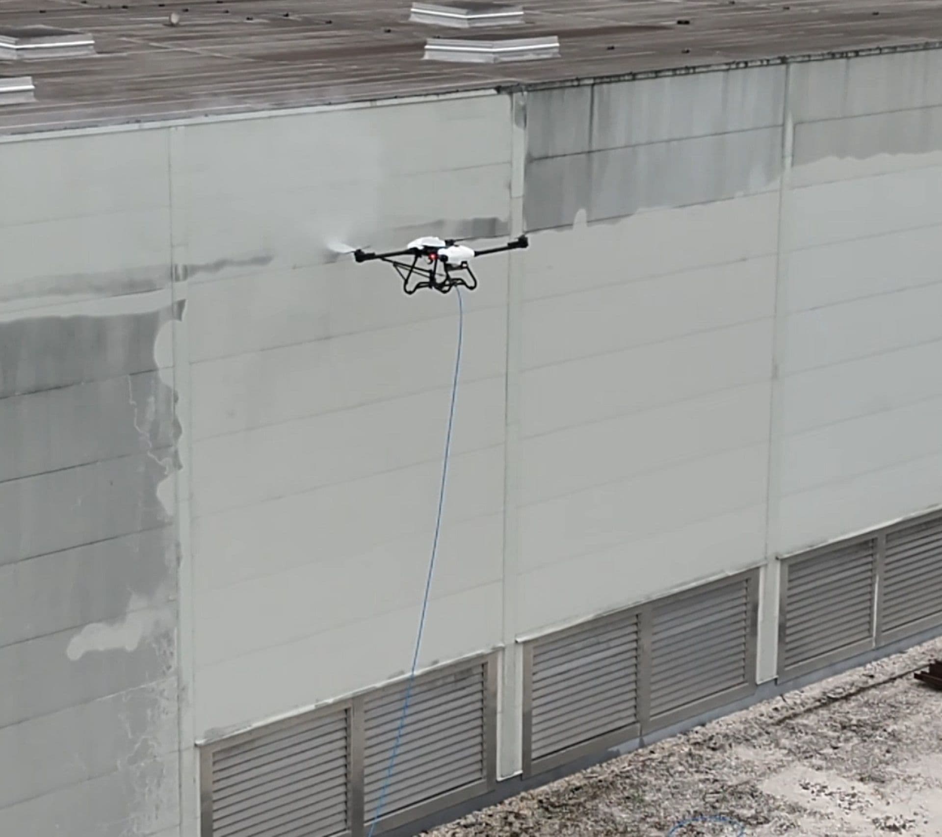 dronos-csarnok-mosas2